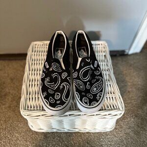 Women's Peace Sign Paisley Slip-On Size 7